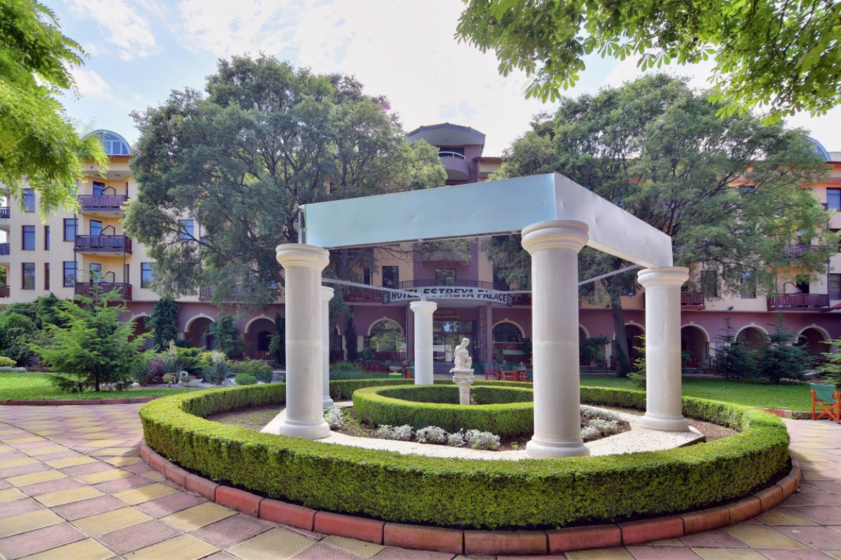 Estreya Residence (St.Constantin:E) 4*