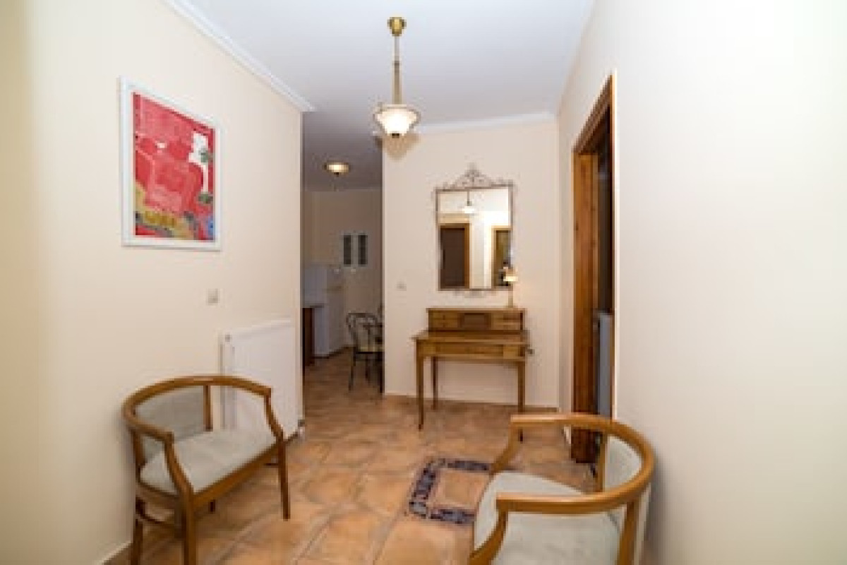 ANDREOLAS LUXURY SUITES