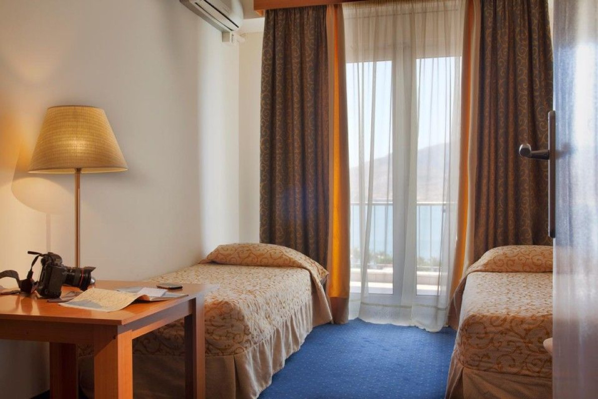 Lucy Hotel Chalkida