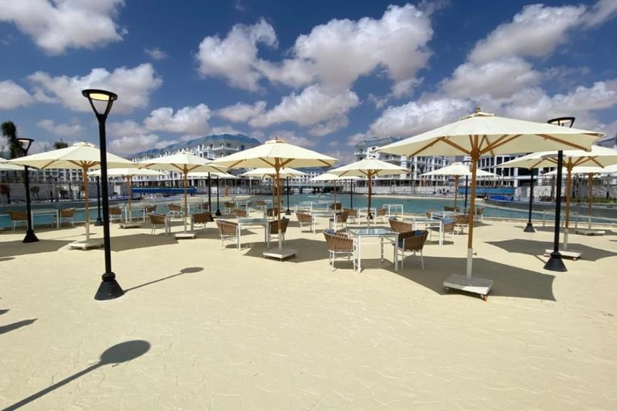 Azur One Eleven Hotel