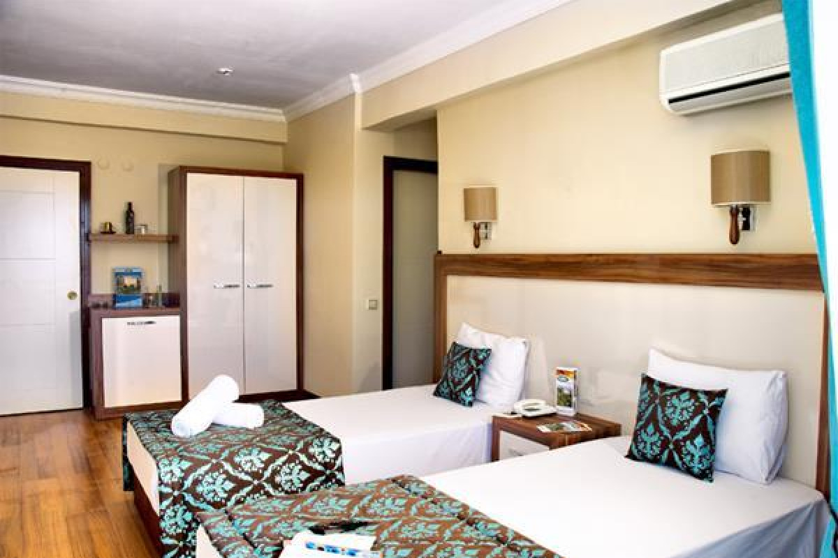 FLORA SUITES