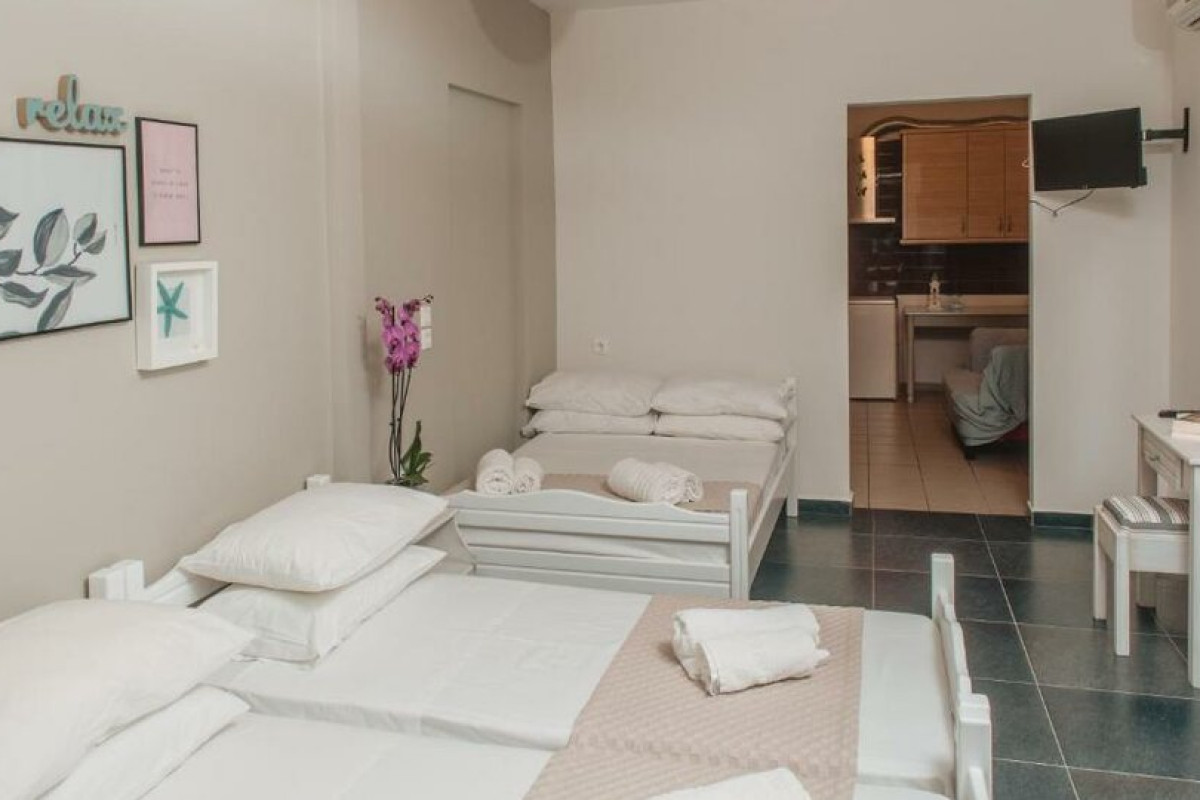 Aqua Beachfront Hotel