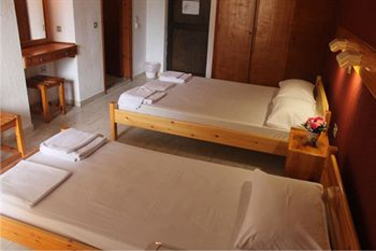 LE MIRAGE HOTEL