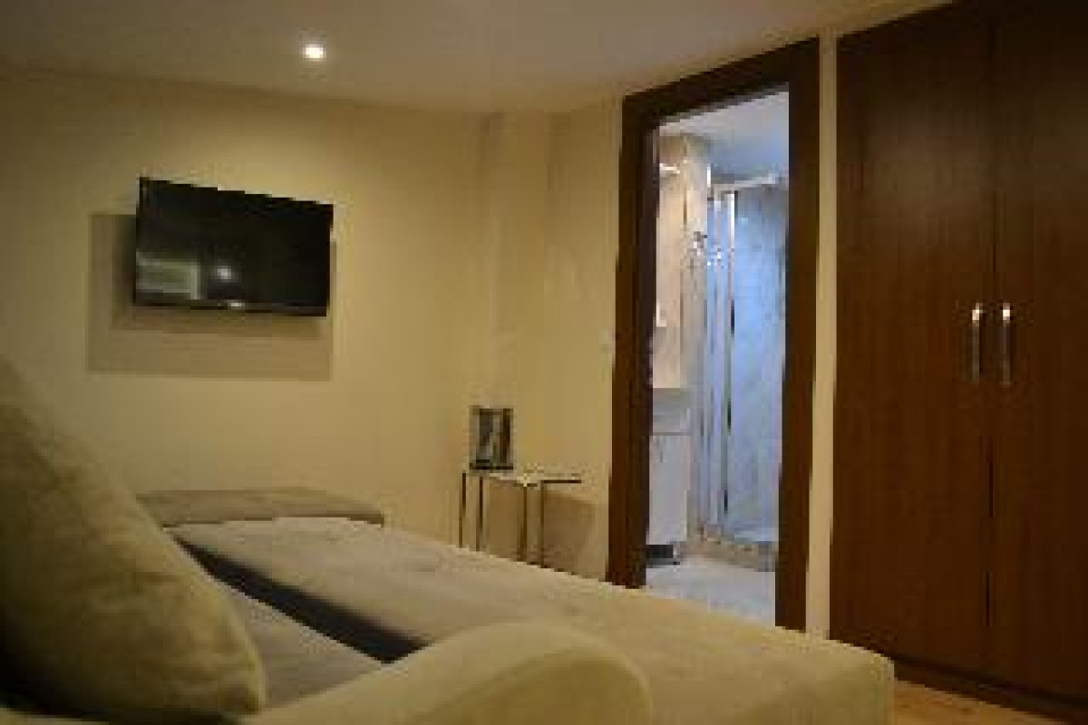 SEVEN DAYS HOTEL