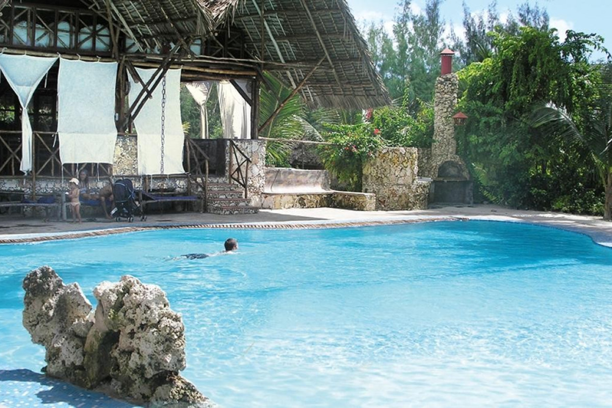 SAMAKI LODGE