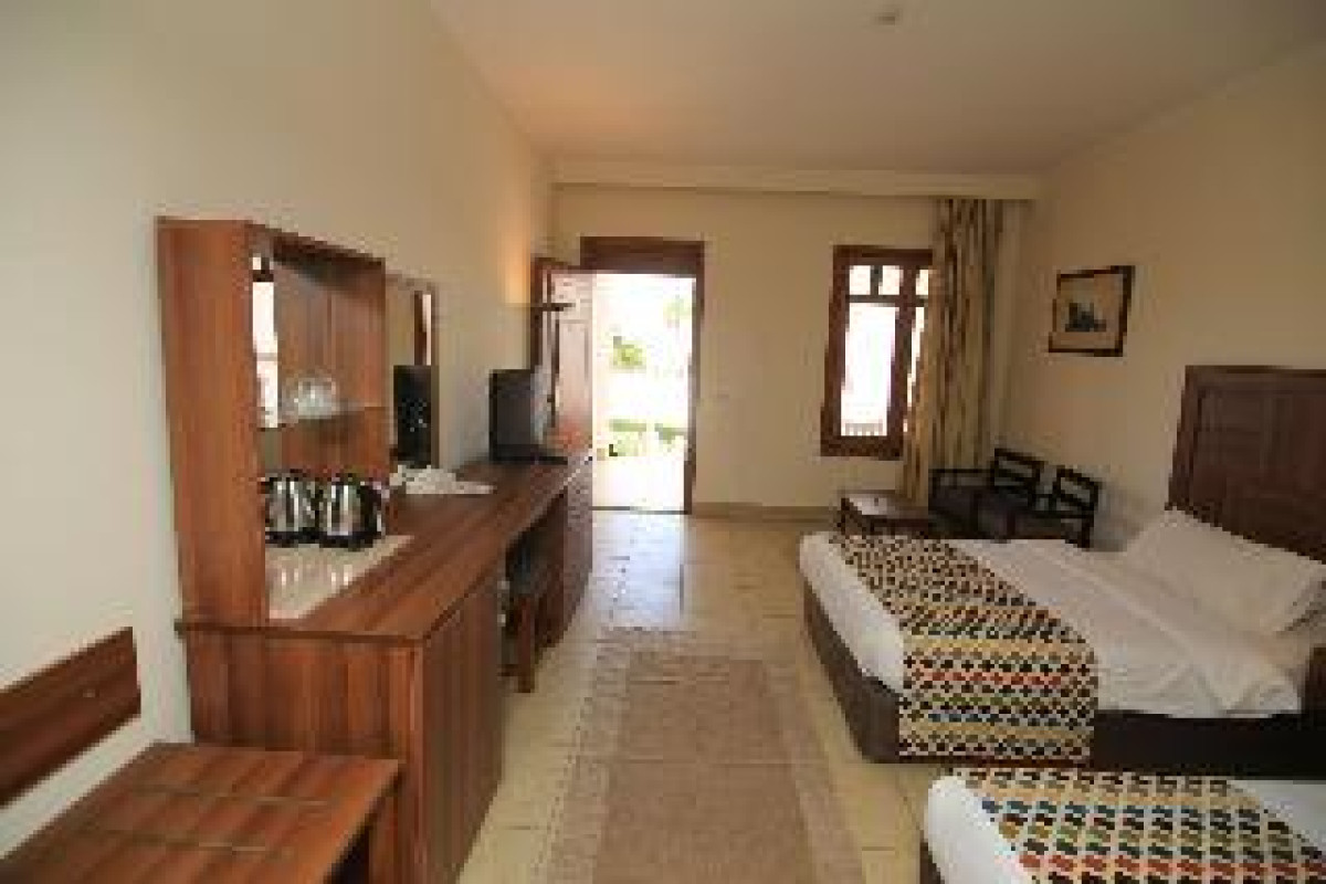 CLUB REEF RESORT
