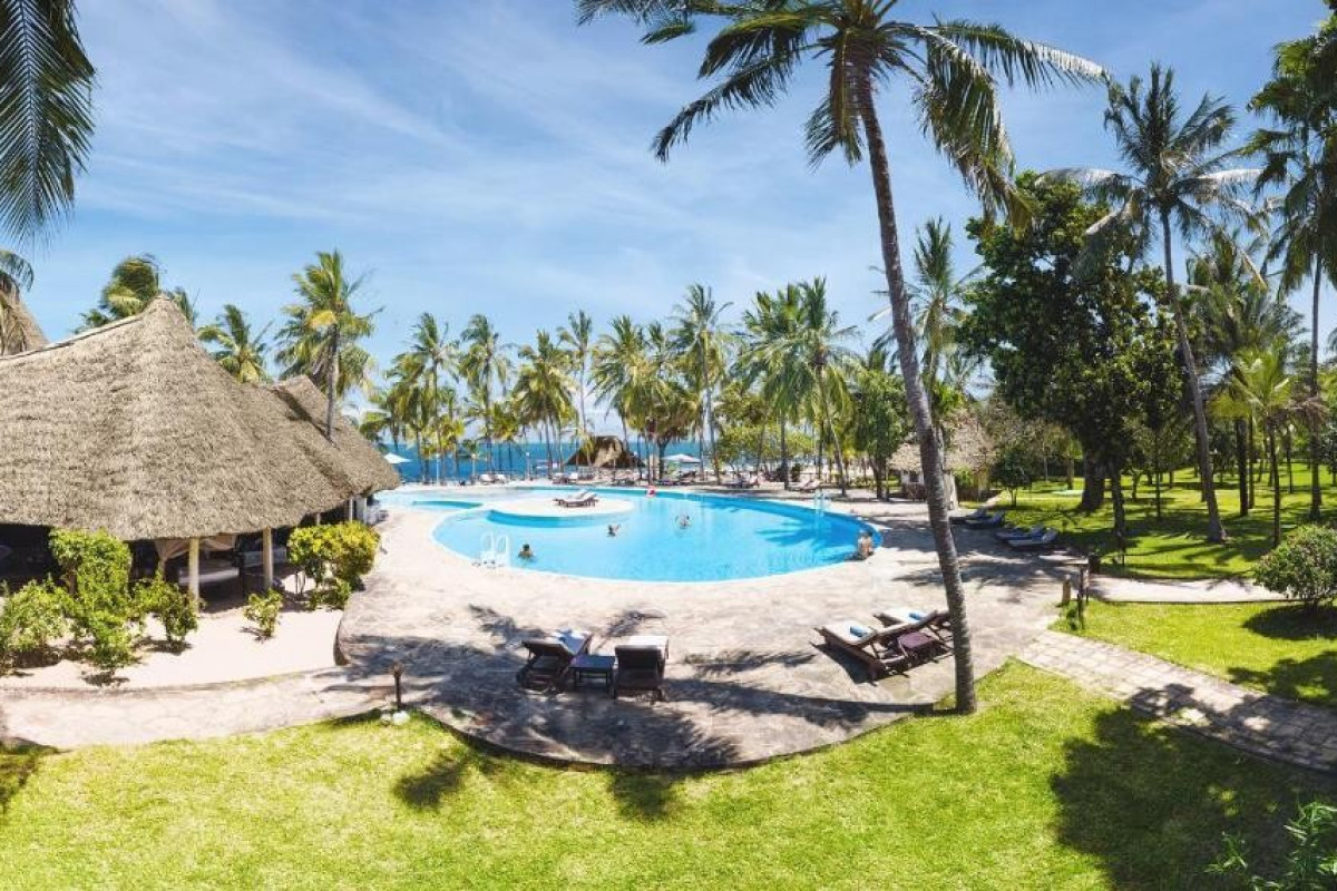 Sandies Tropical Village and Safari Tsavo Explorer RO