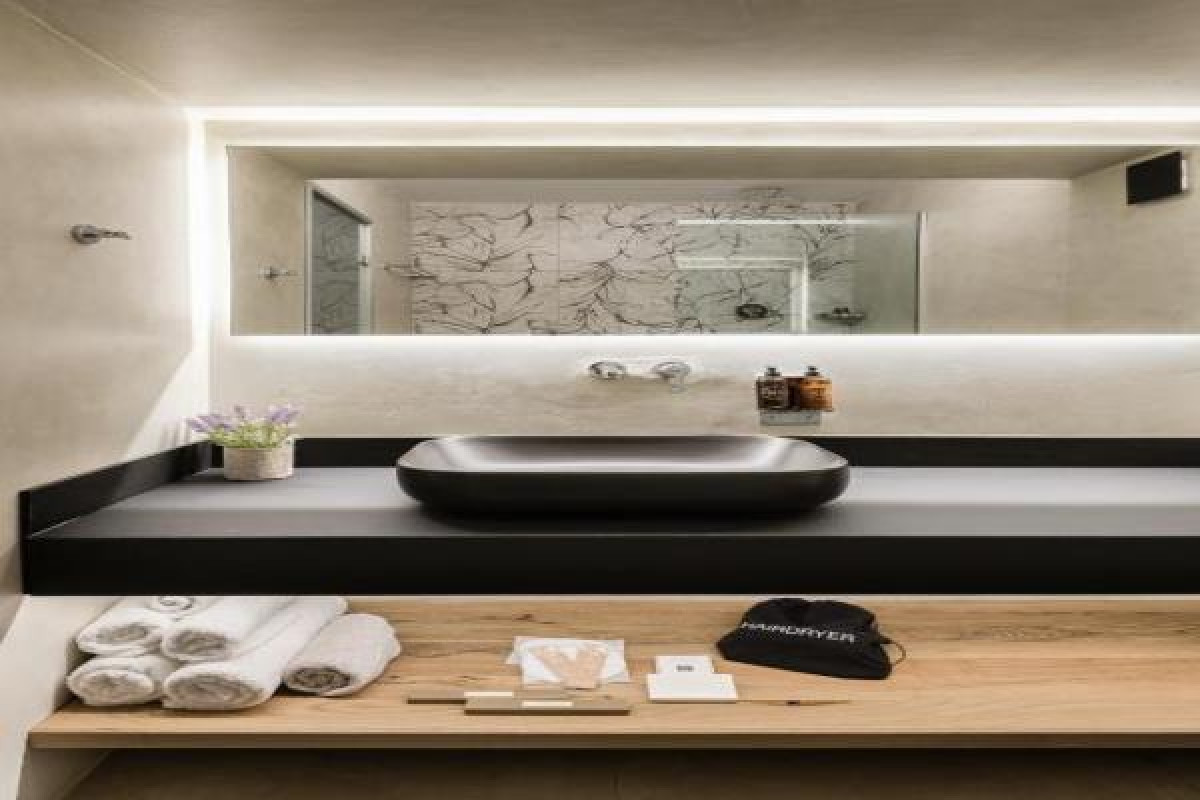 Akrotiri Olympos Luxury Suites