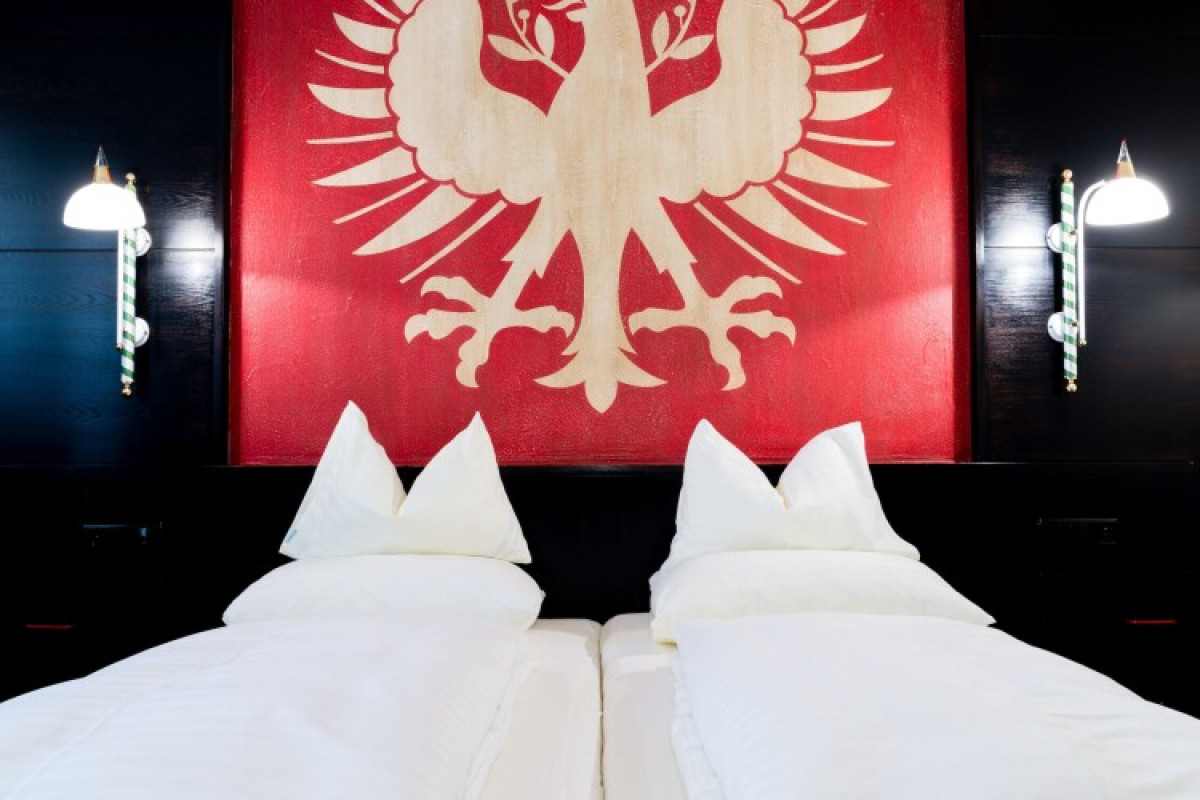 HOTEL SCHROFENSTEIN