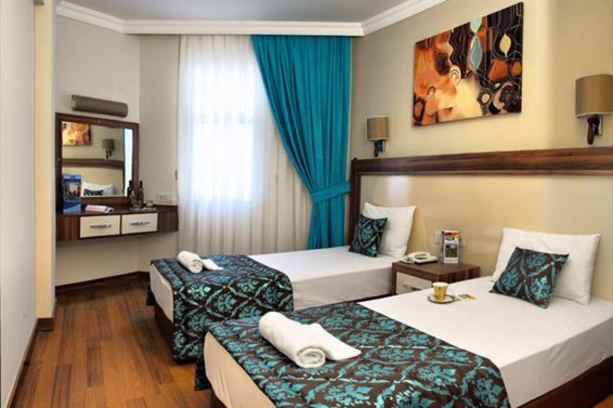 FLORA SUITES