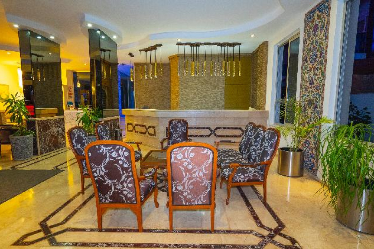 Kleopatra Celine Hotel