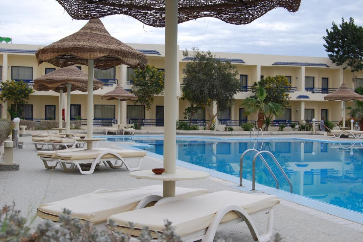 CATARACT RESORT