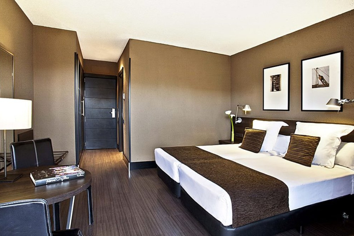 MEDIUM VALENCIA HOTEL
