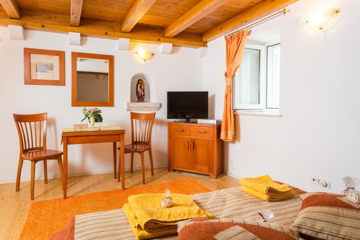 APARTMENTS IVANA