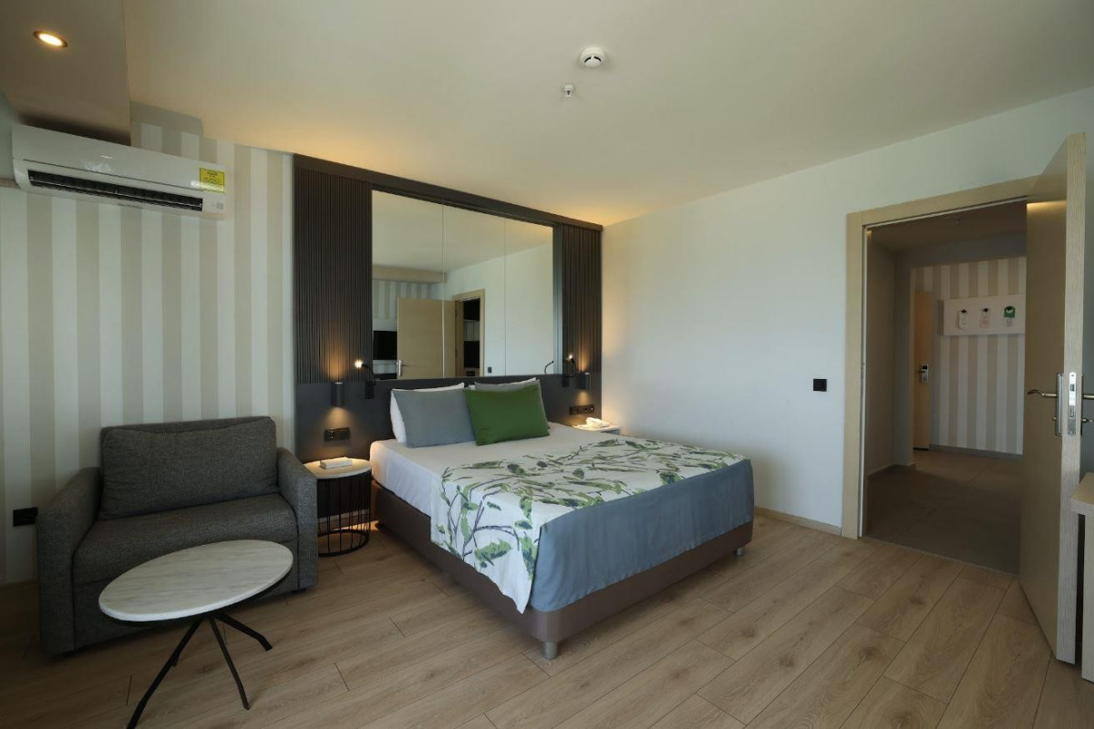 EOS Beach Resort