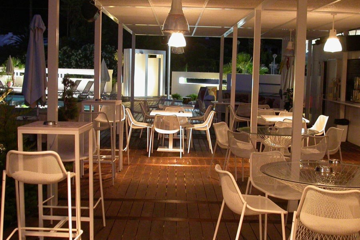 Iraklis Apartments  Keys