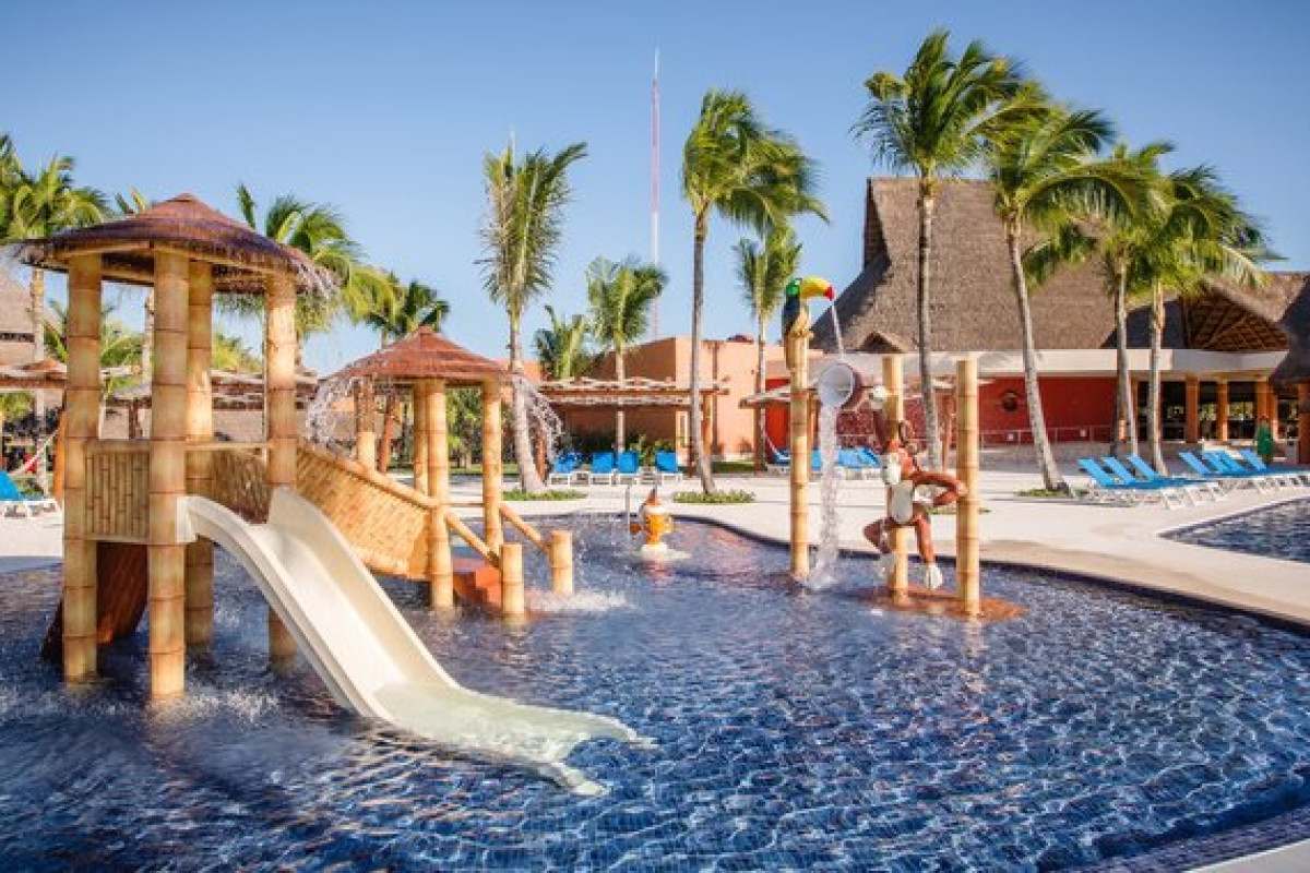 Barcelo Maya Colonial