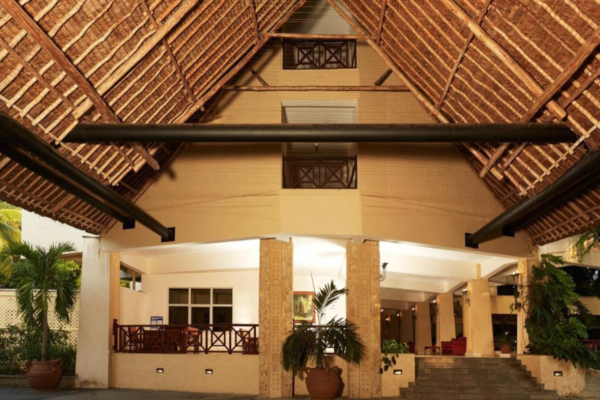 Neptune Beach Resort and Safari Tsavo Explorer RO