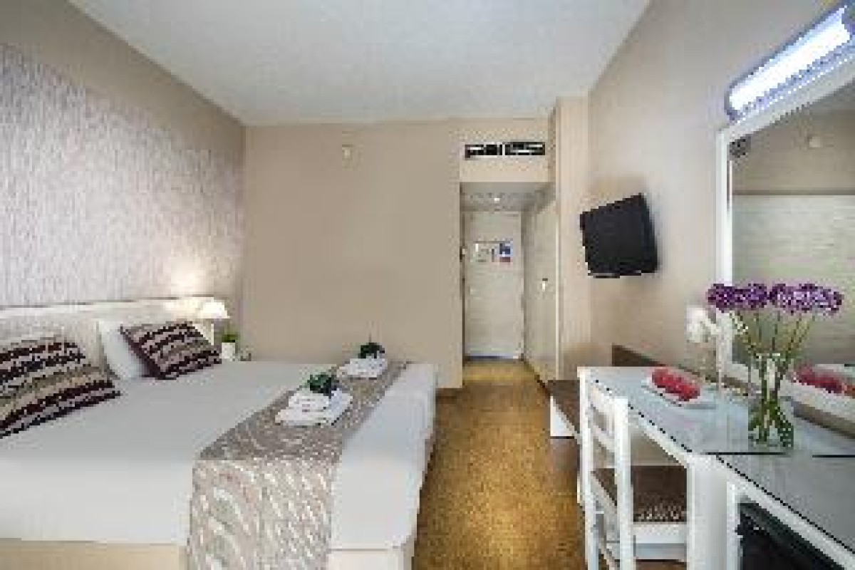 PAVLO NAPA BEACH HOTEL