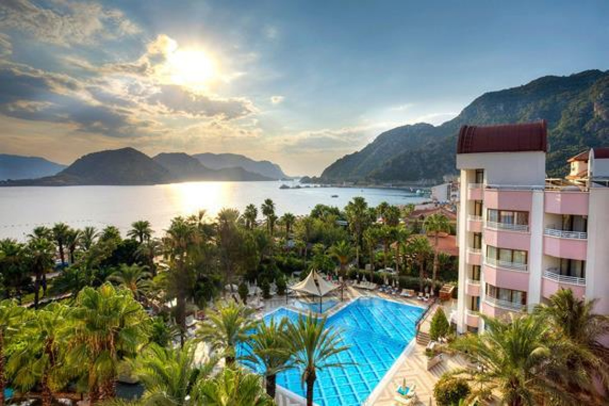 AQUA HOTEL