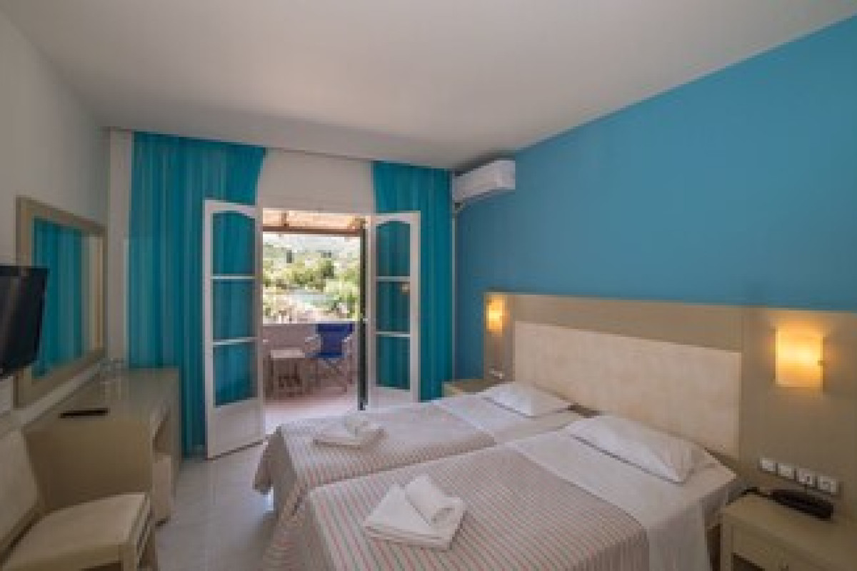 PORTO KOUKLA BEACH HOTEL
