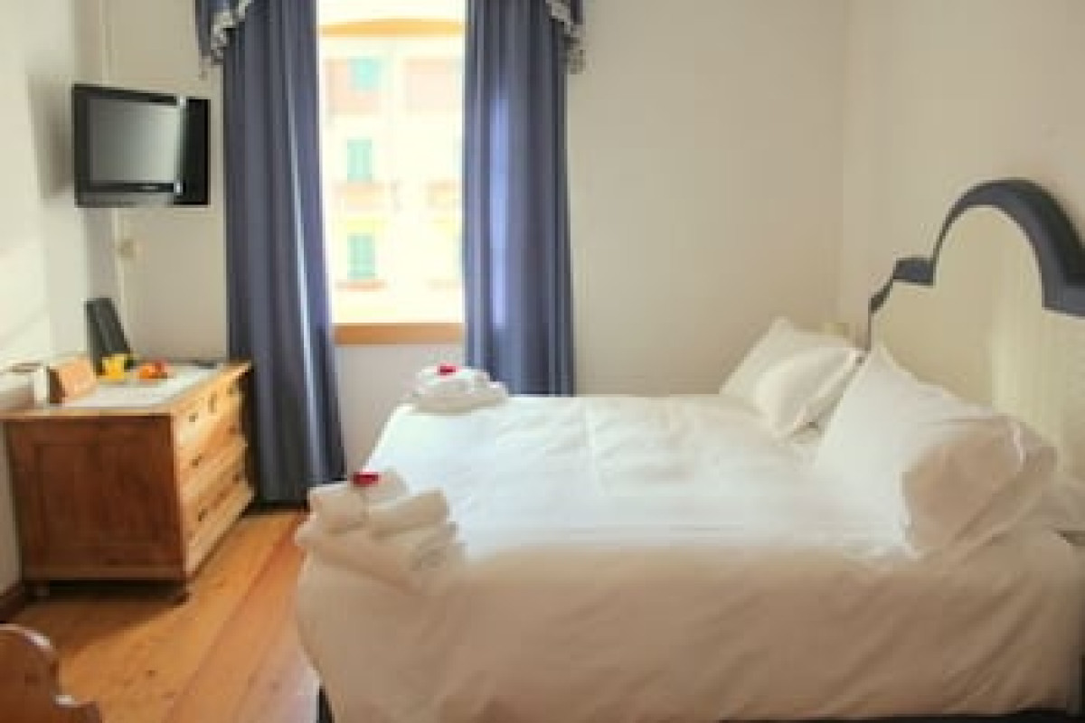 HOTEL ROYAL