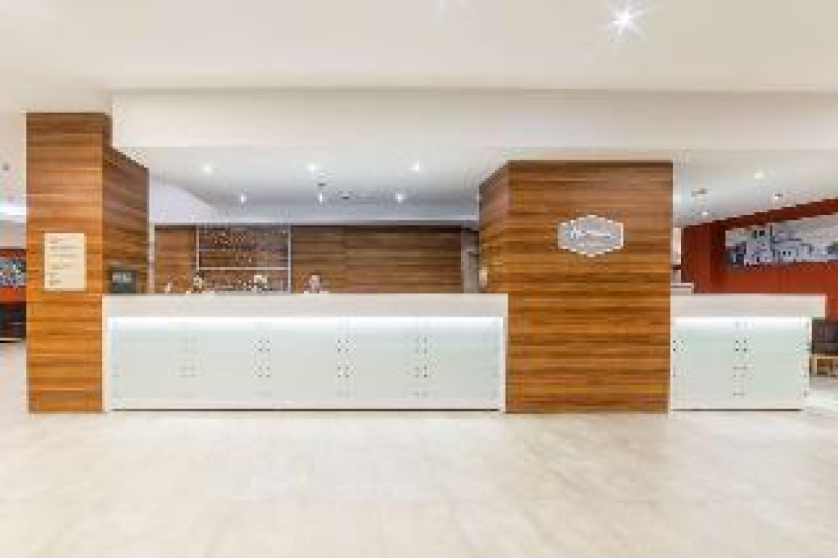 HAMPTON BY HILTON