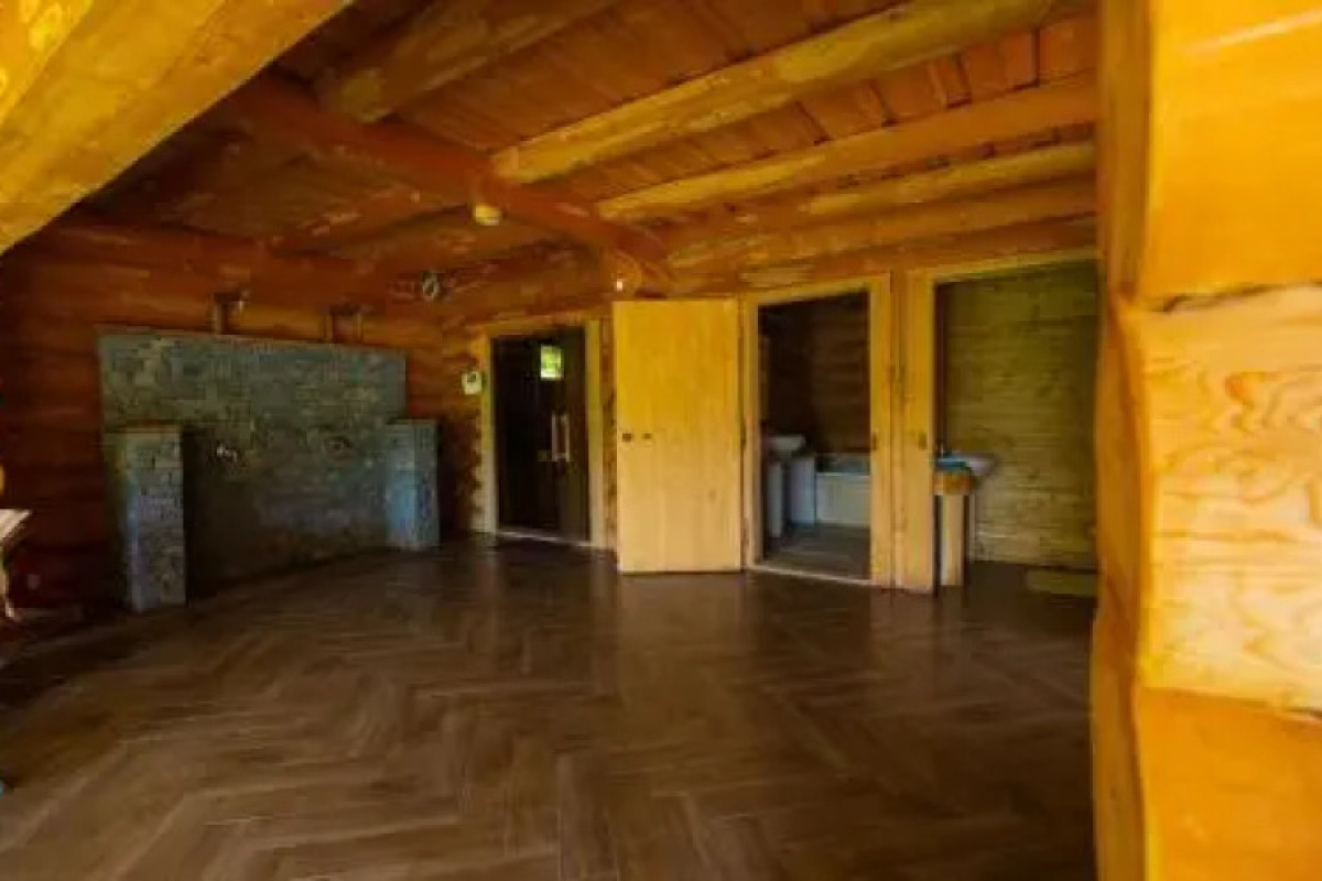 Crossline Lodge