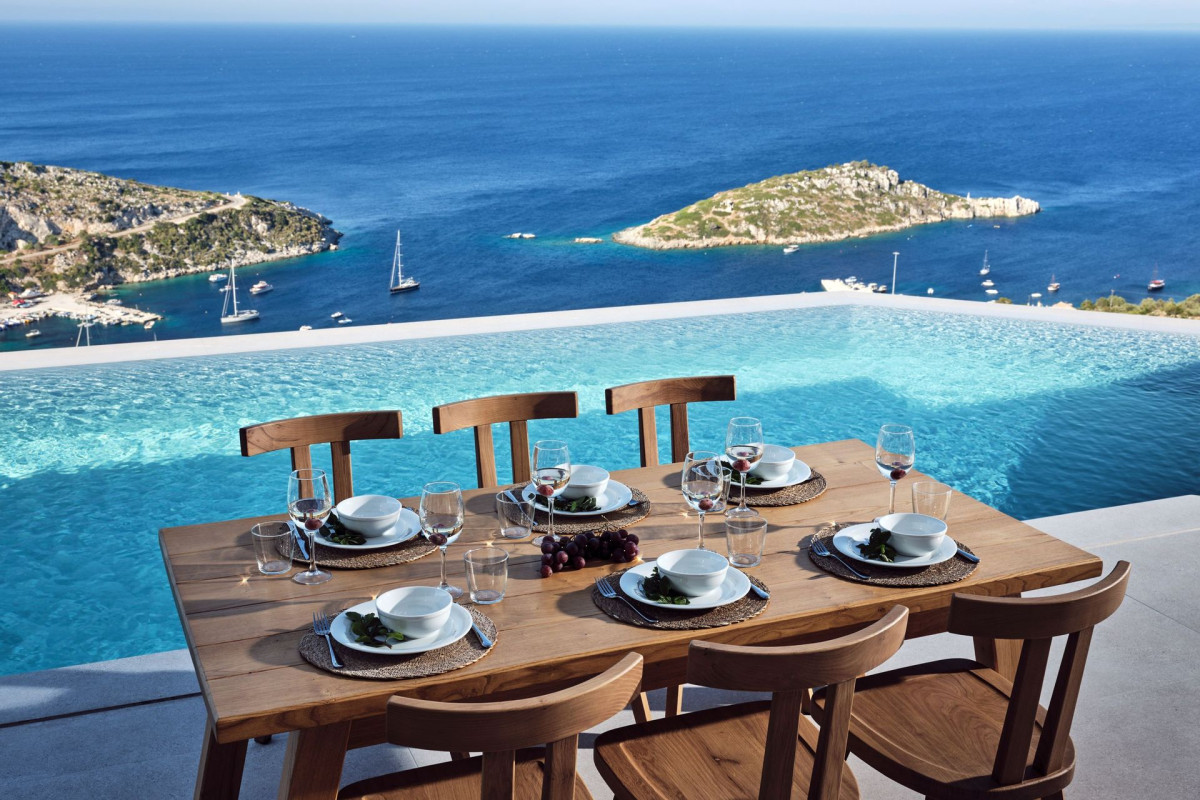 Etheria Luxury Villas & Suites