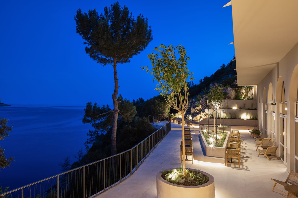 Akrotiri Beach Hotel