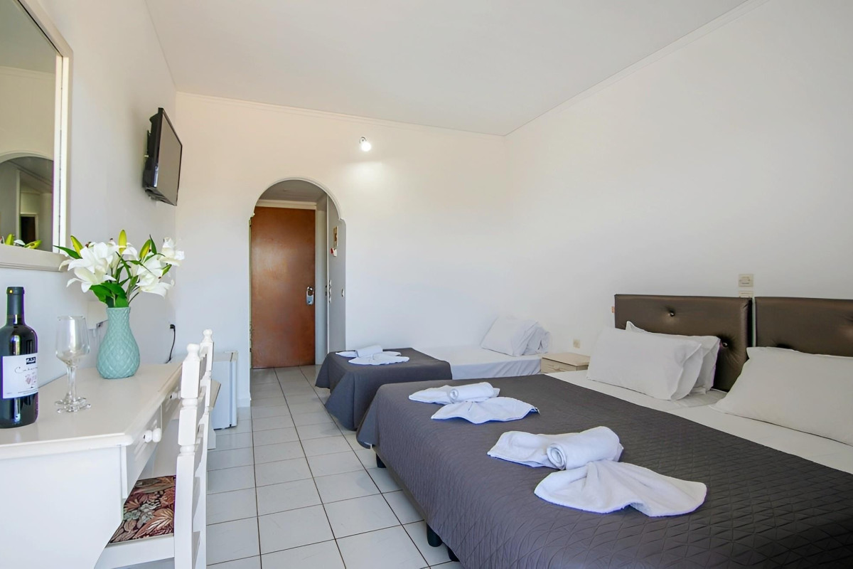 IKAROS  HOTEL