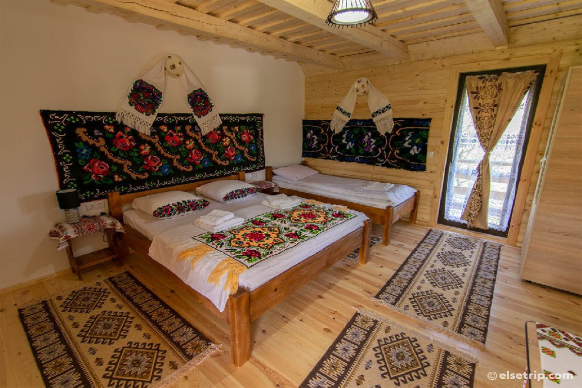 CASA MARAMURESEANA LARISA