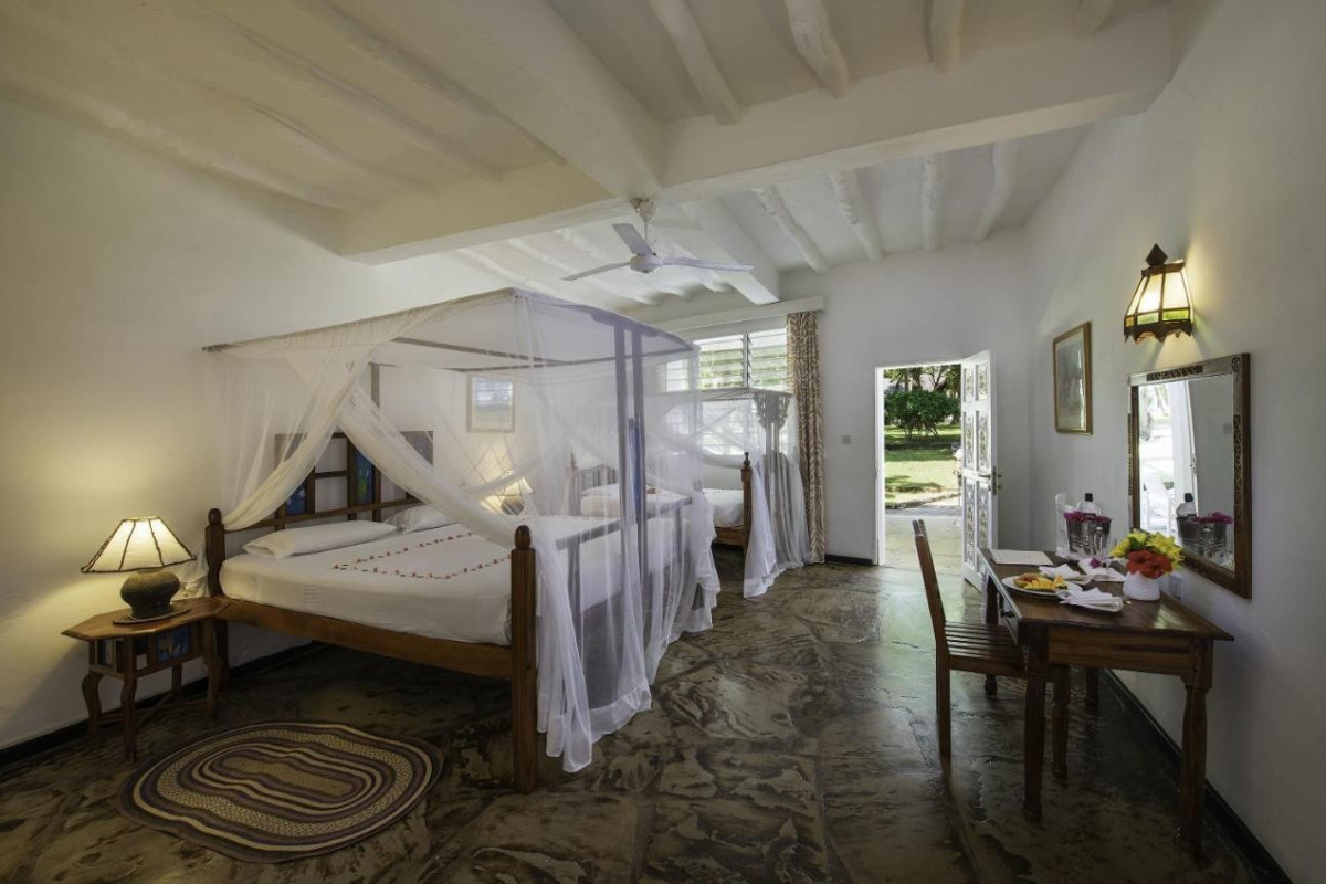 Sandies Tropical Village and Safari Tsavo Explorer RO