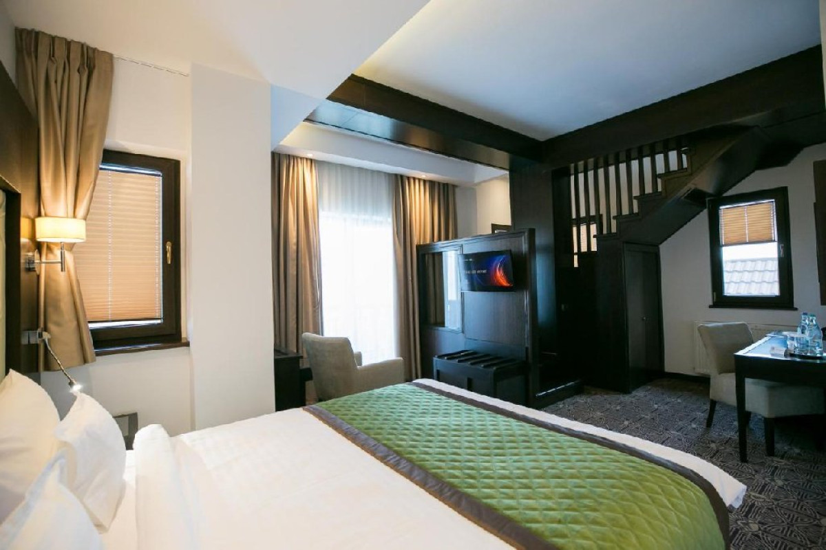 HOTEL CASTELNOR