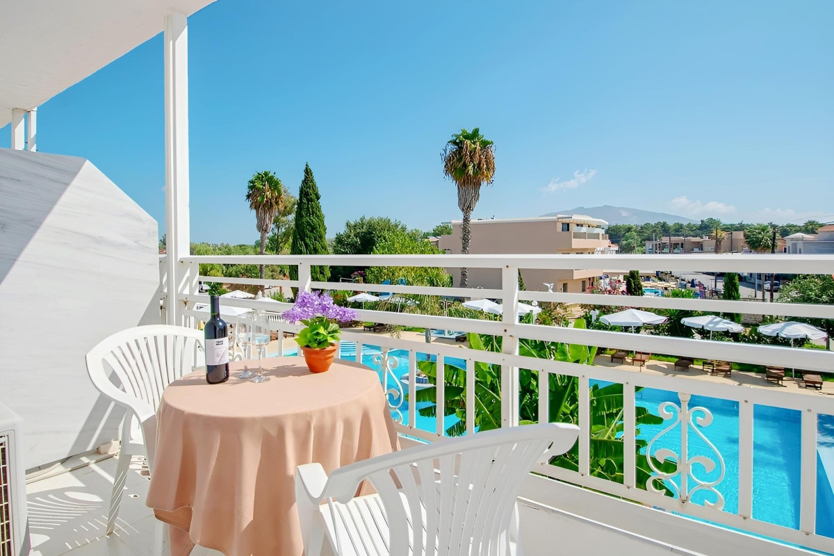 IKAROS  HOTEL
