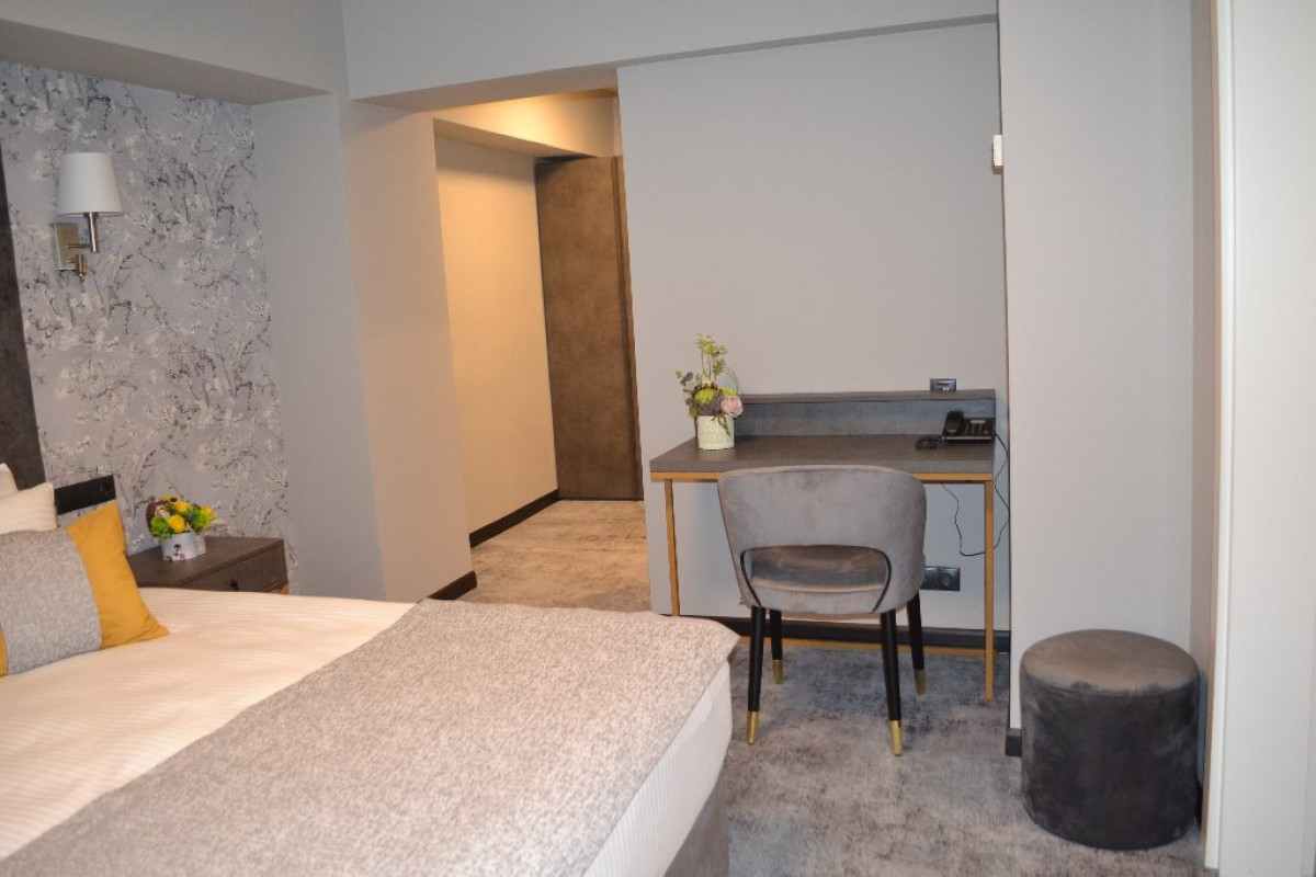 HOTEL UNIVERS T.