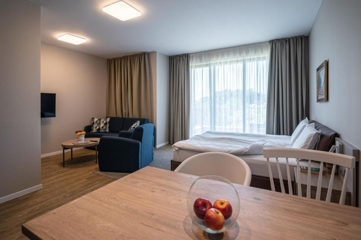 ROMANCE FAMILY SUITES