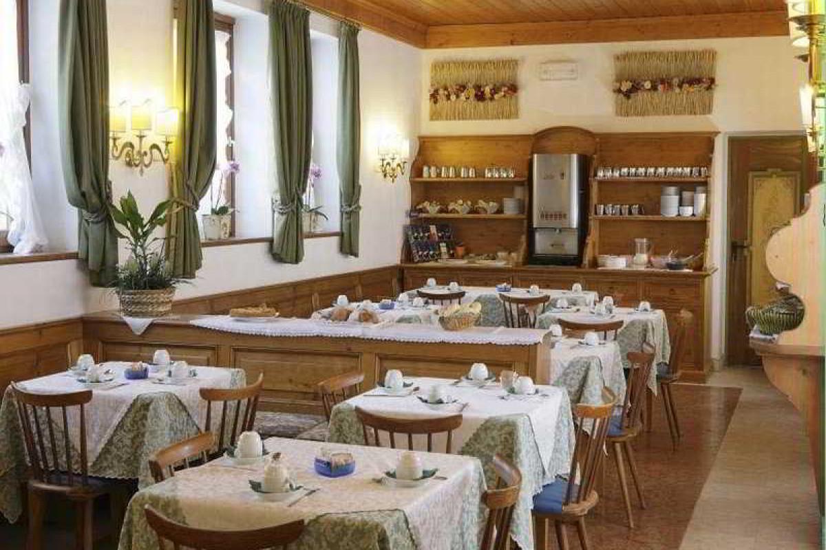 MEUBLE ROYAL