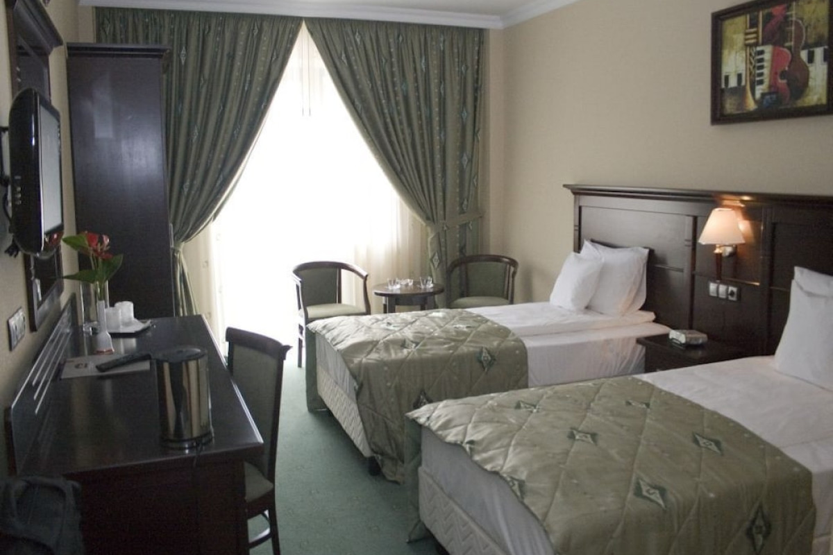 HOTEL RAPSODIA CITY CENTER