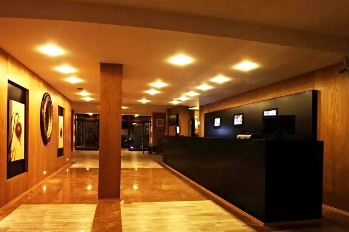 CLUB MUNAMAR BEACH RESORT