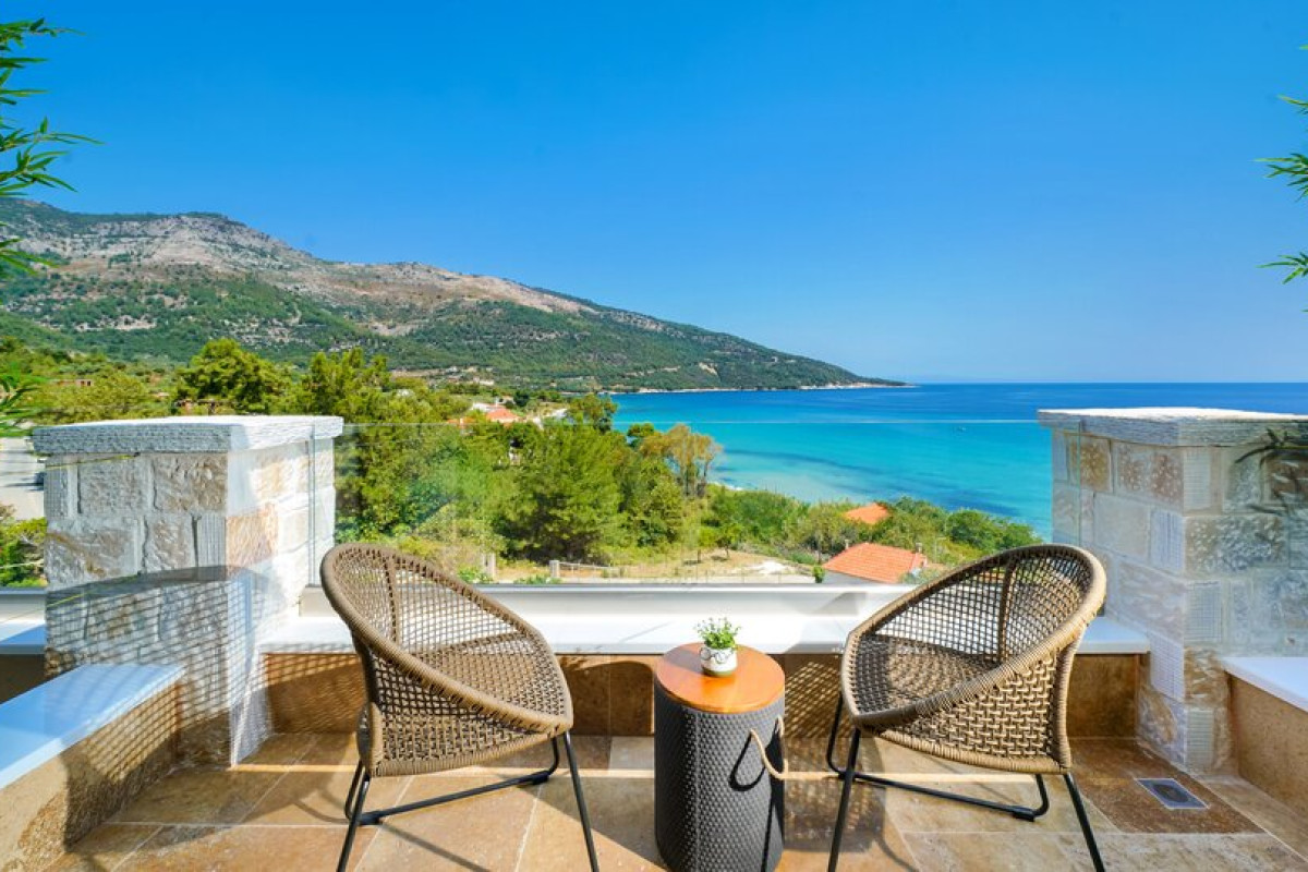 Essentia Luxury