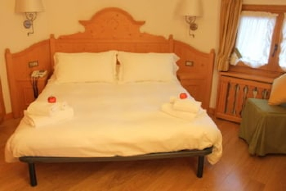 HOTEL ROYAL