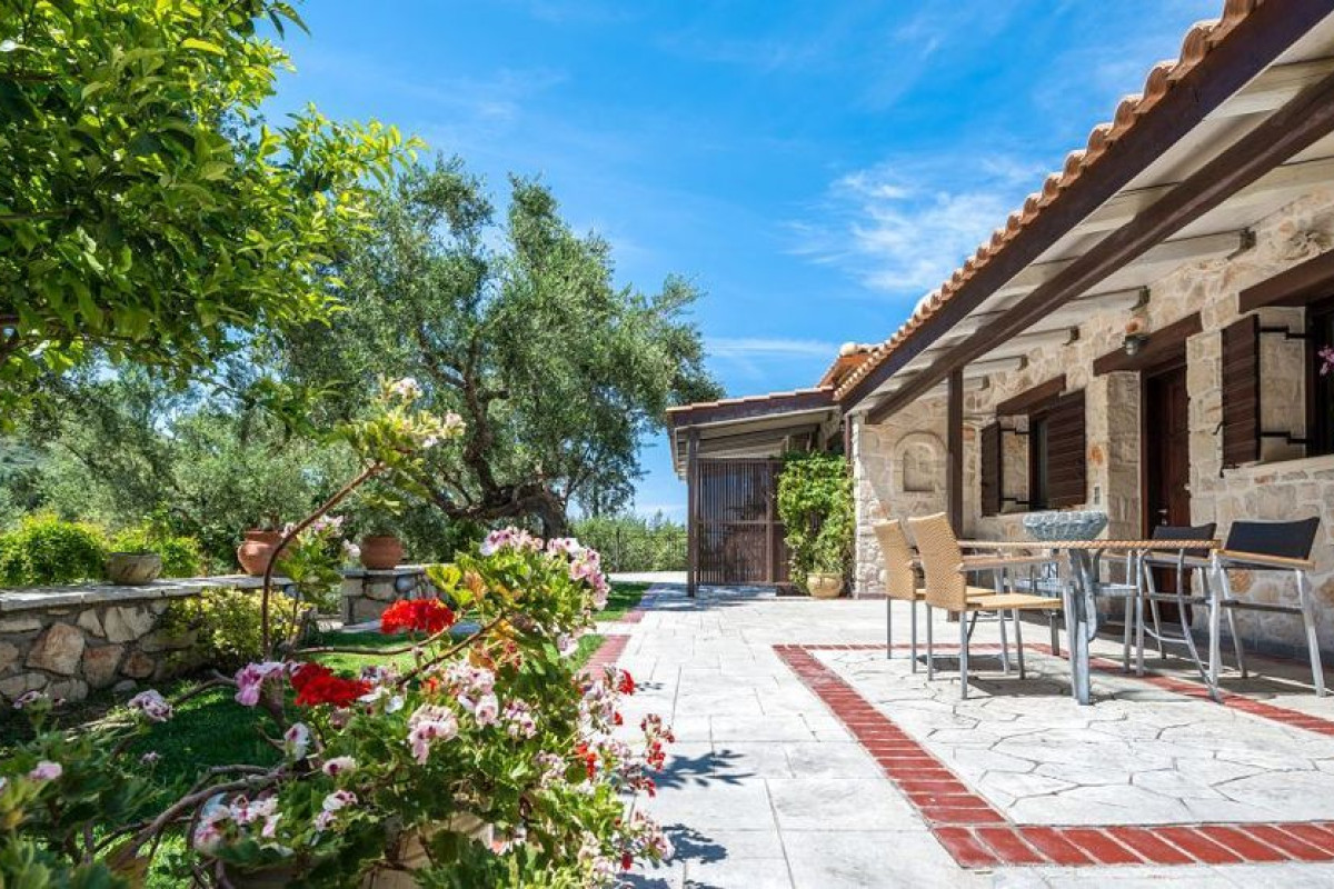 Agrikia Villa - Varvarigos Houses