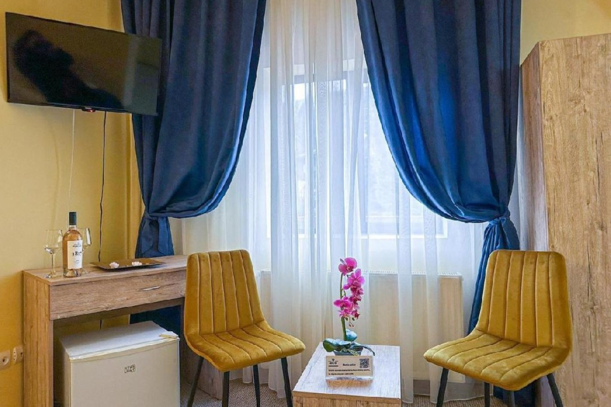 HOTEL PIN