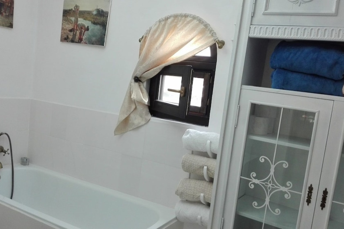 LILIS HOUSE