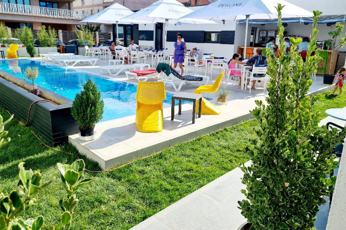BUNGA BUNGA RESORT.