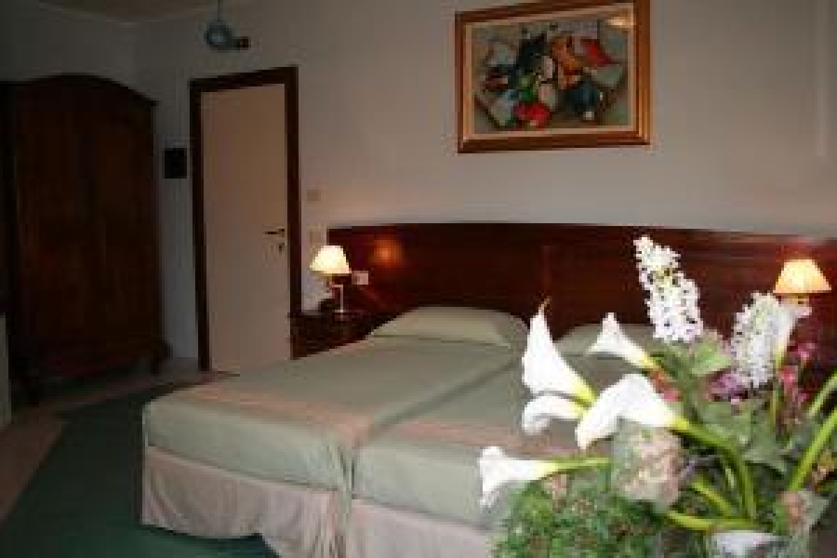 HOTEL MARINI