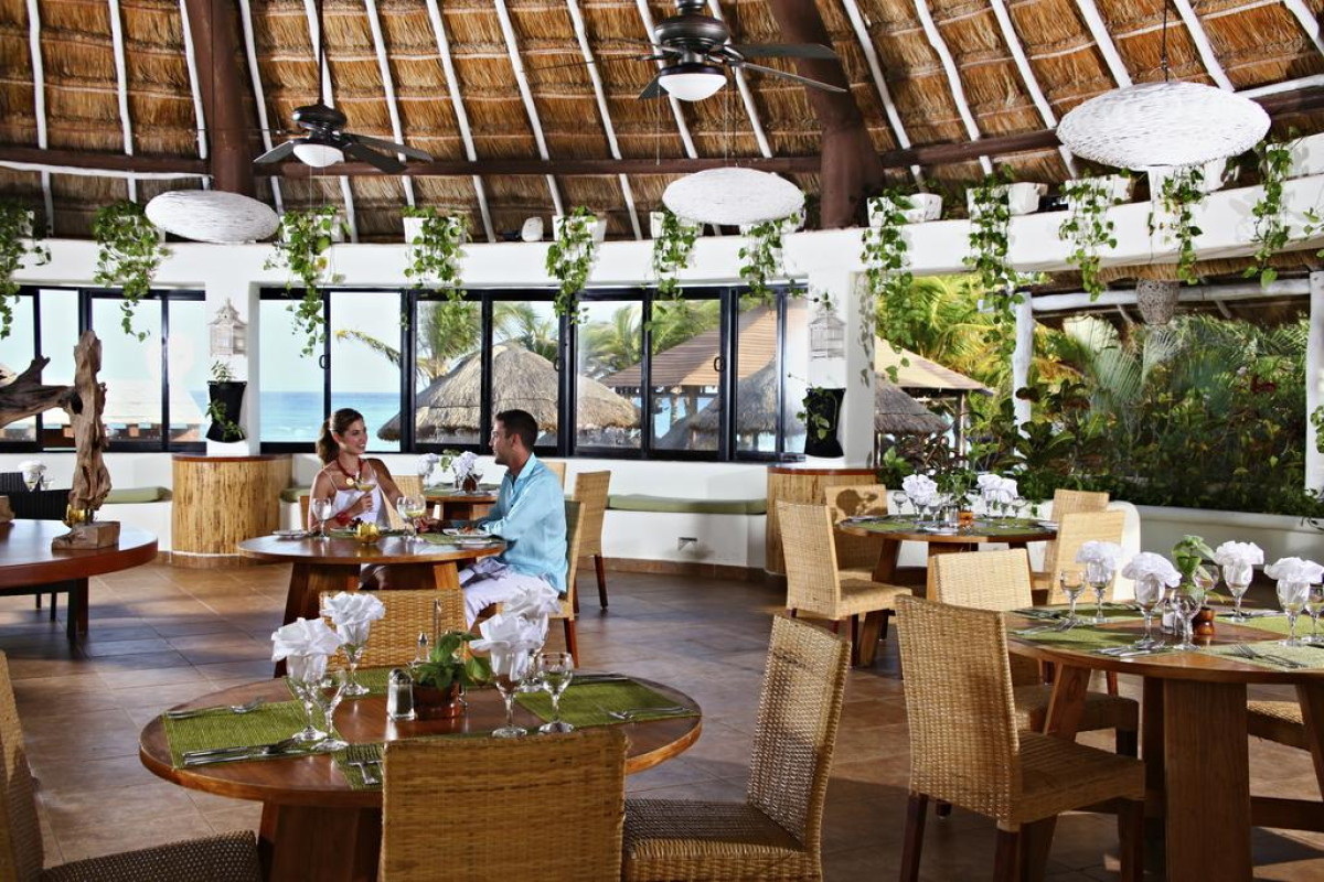 Sandos Caracol Eco Resort