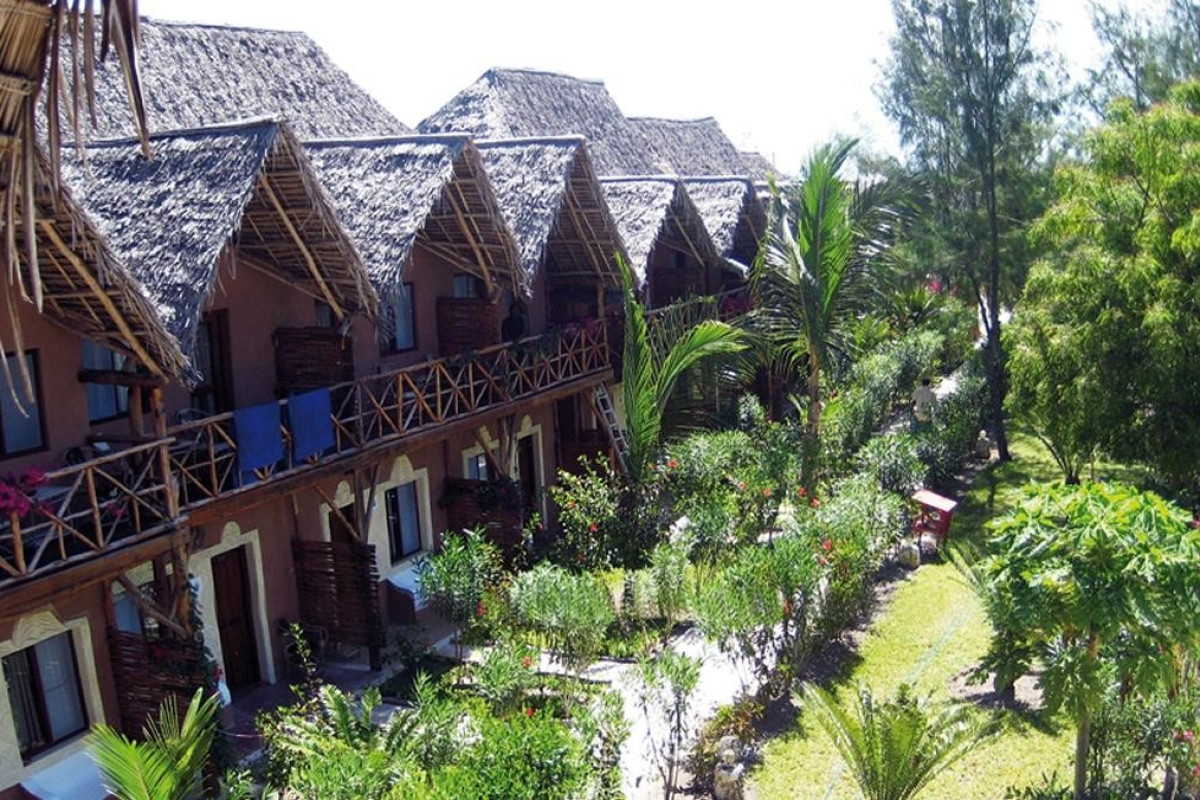 SAMAKI LODGE