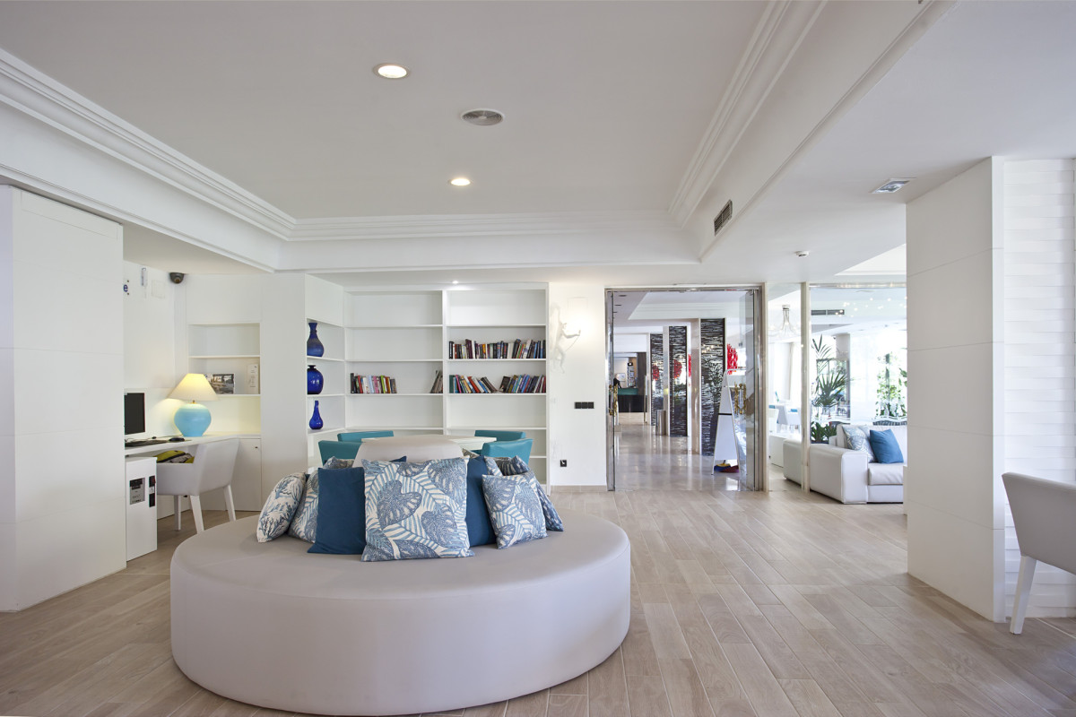 Bahia de Alcudia Hotel  Spa